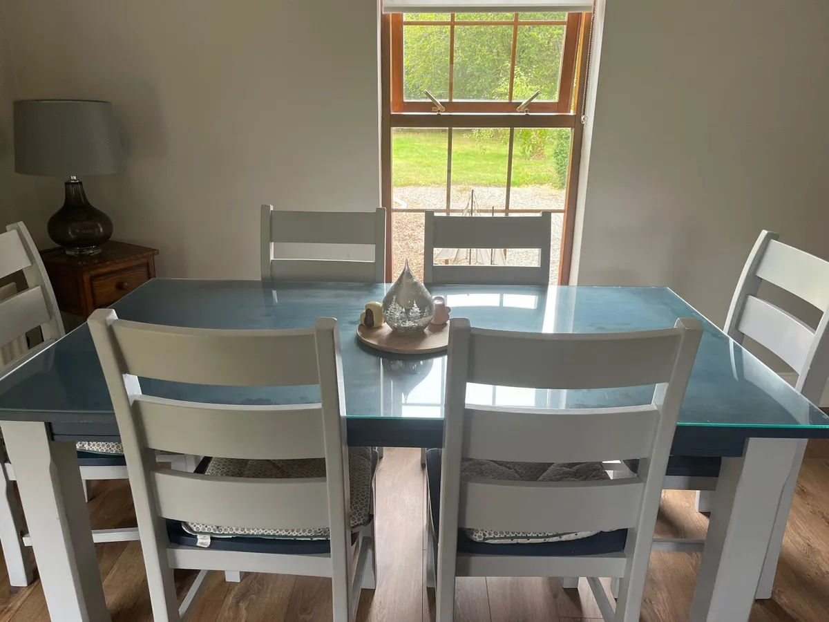 Dining table and chairs - Image 2