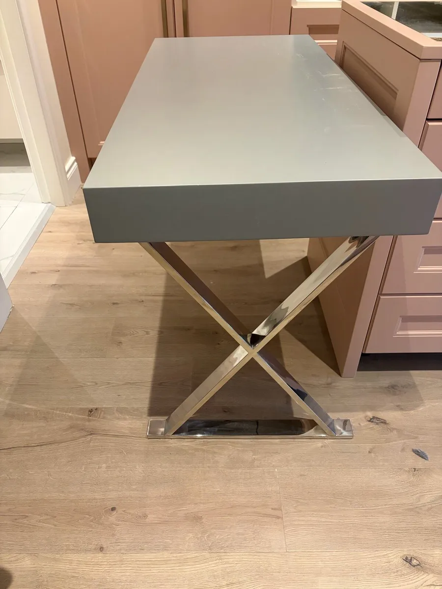 Make Up Mirror and Table - Image 2