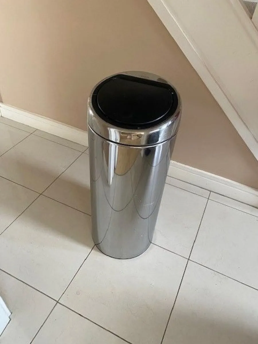 Brabantia touch bin