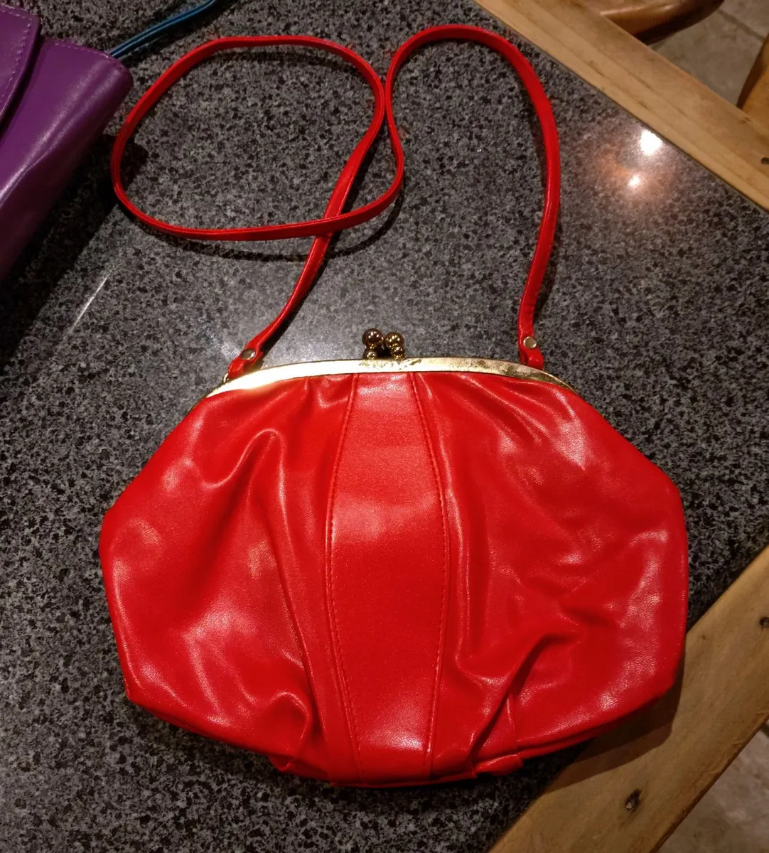 LADIES HANDBAGS (USED). - Image 2