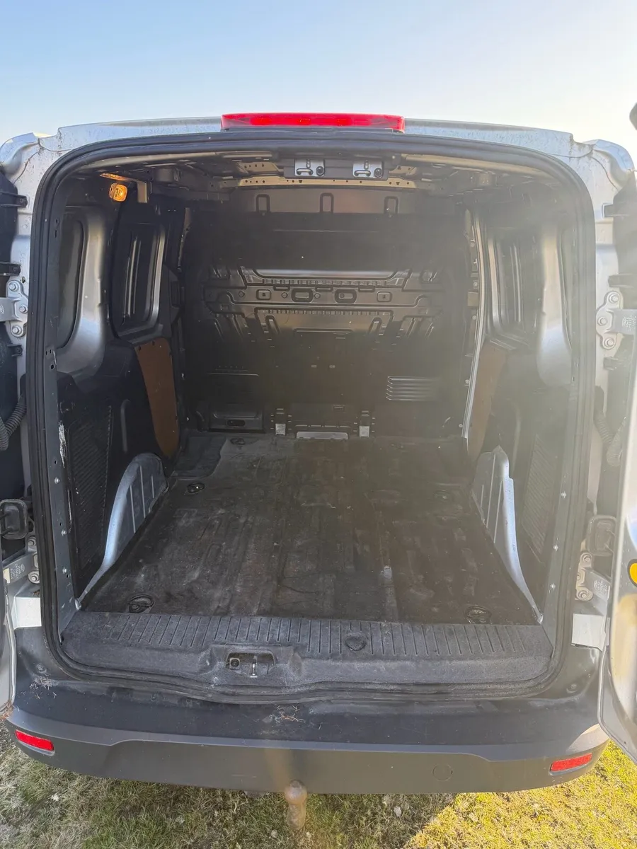 Ford Transit Connect - Image 4