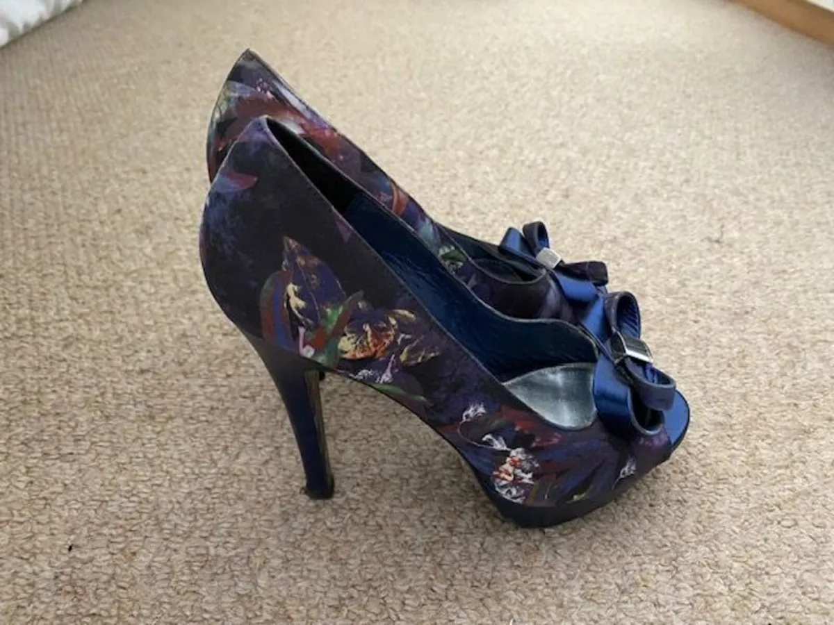 Karen Millen ladies high heel peeptoe shoes - Image 1