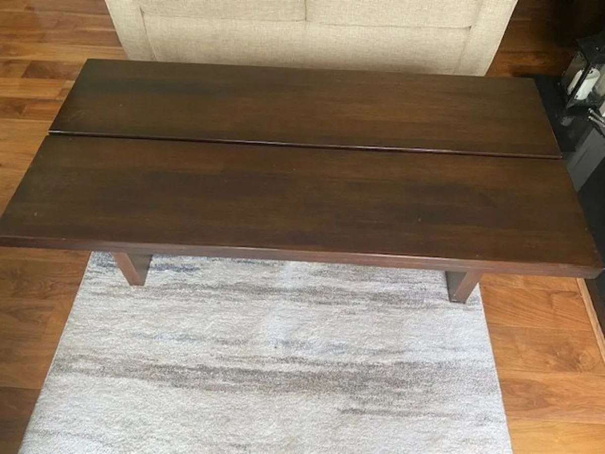 Solid oak coffee table & matching side table - Image 3