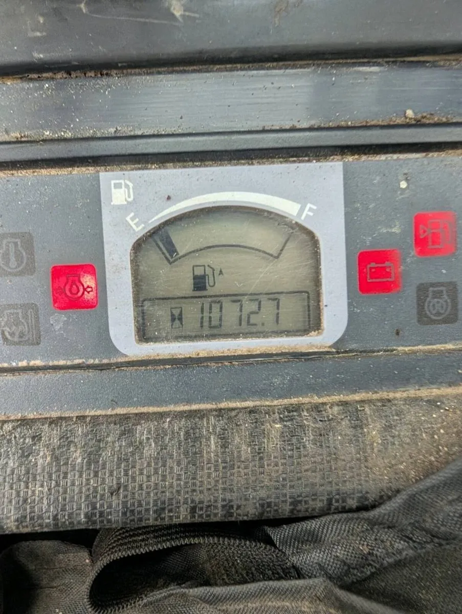 2023 Hitachi 26u-6 low hours - Image 4
