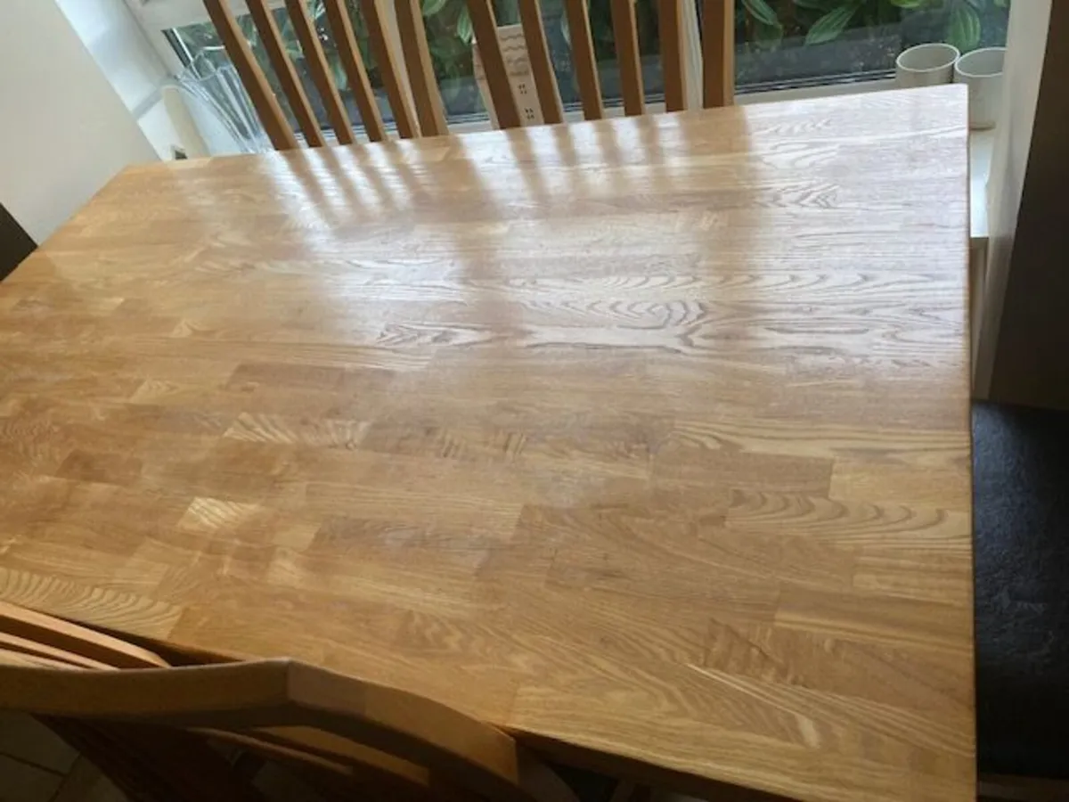 Solid oak kitchen tables & 6 chairs - Image 2