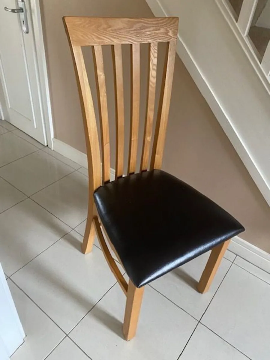 Solid oak kitchen tables & 6 chairs - Image 4