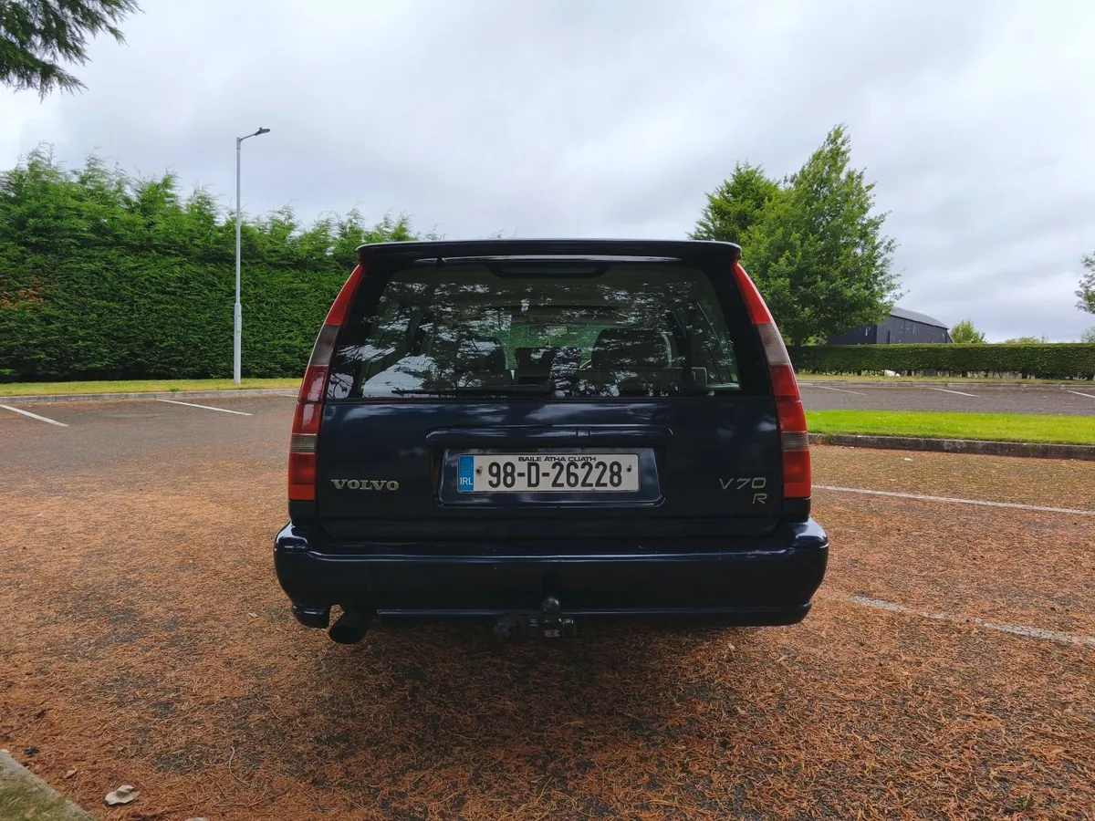 Volvo V70R 2.3T | FWD | Manual | NCT - Image 4