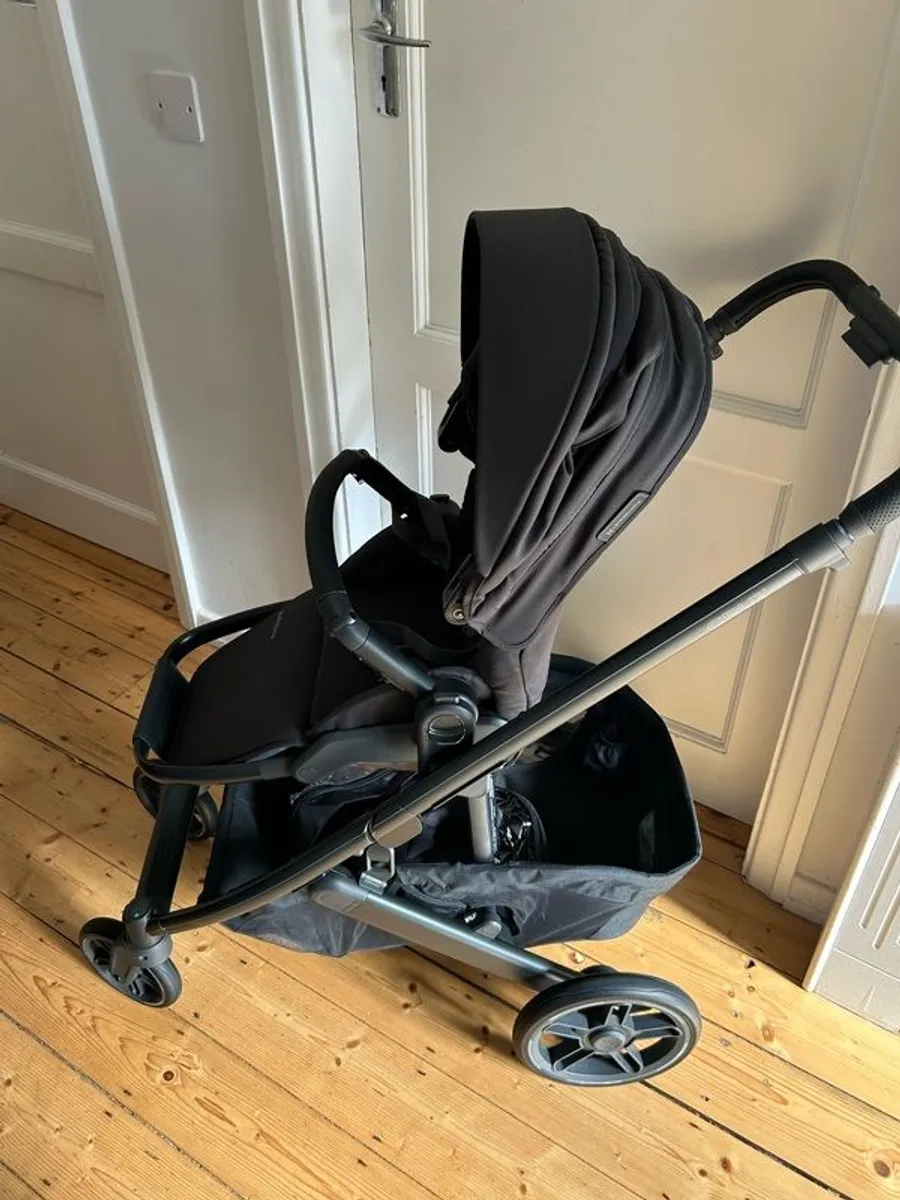 UPPAbaby Cruz V3 - Current Model - New Condition - Image 3