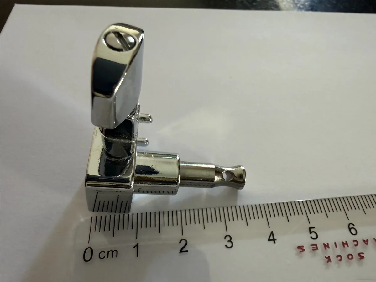 Fender standard tuning machines - Image 2