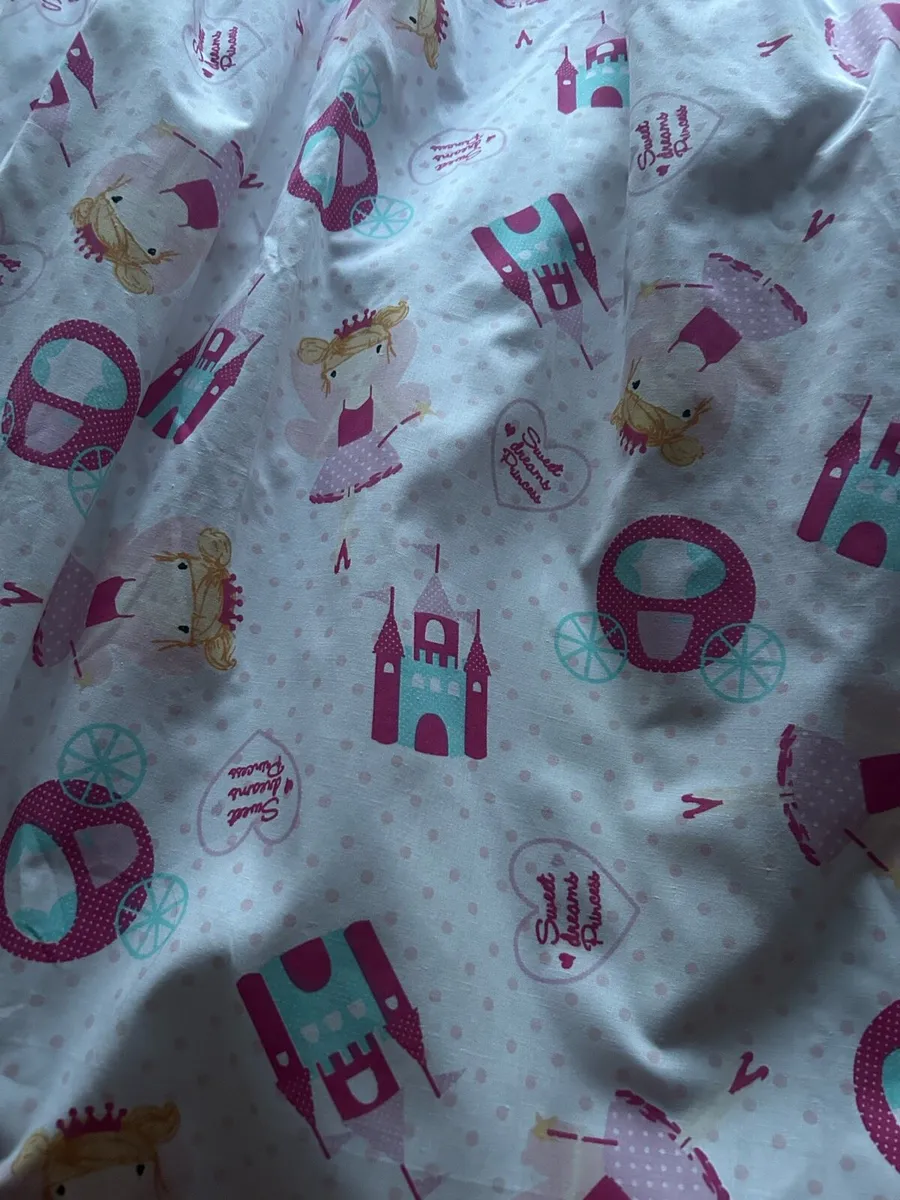 Curtains - Image 2