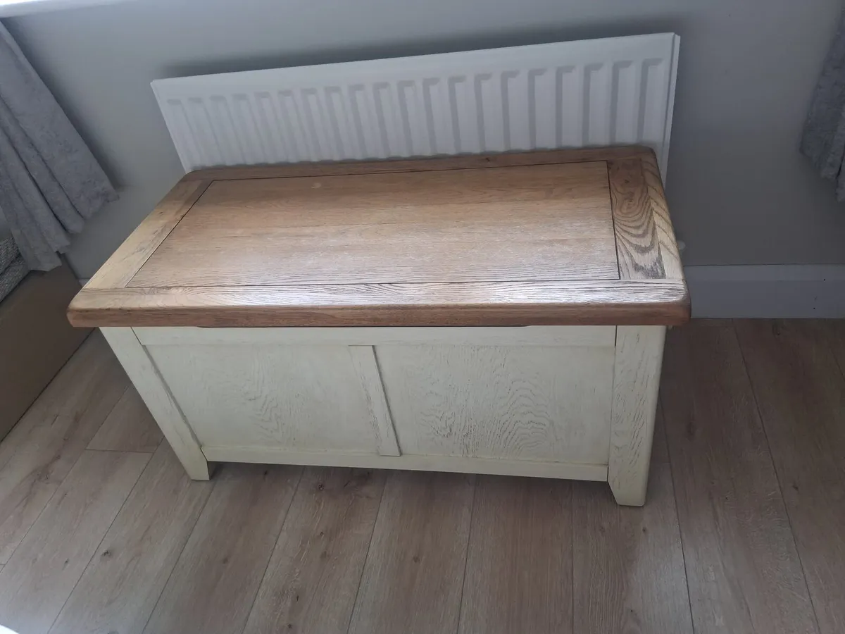 Bed, two locker ,blanket box ,and matress, - Image 2