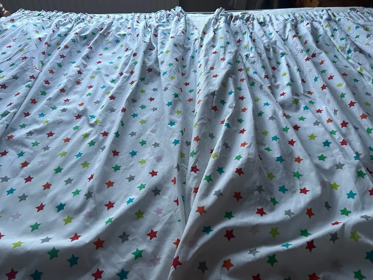 Child’s curtains - Image 3