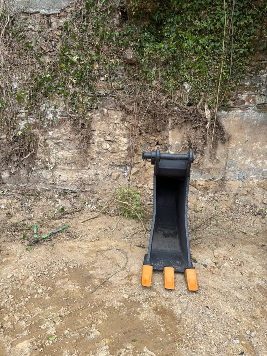 60 mm MKL deep foot digging bucket - Image 1