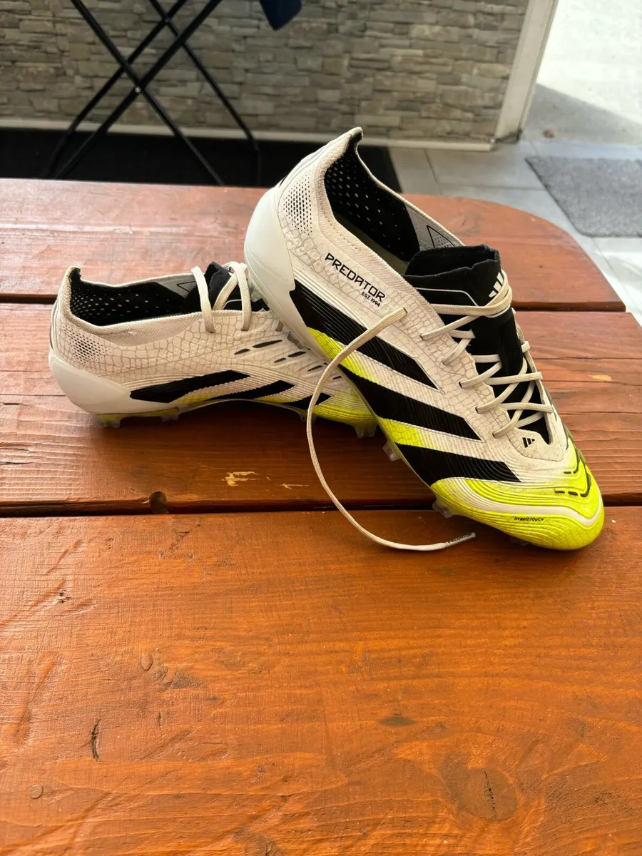 Adidas Predator Elite football boots - Image 1