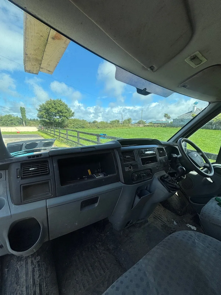 Ford Transit 2.2L - Image 4