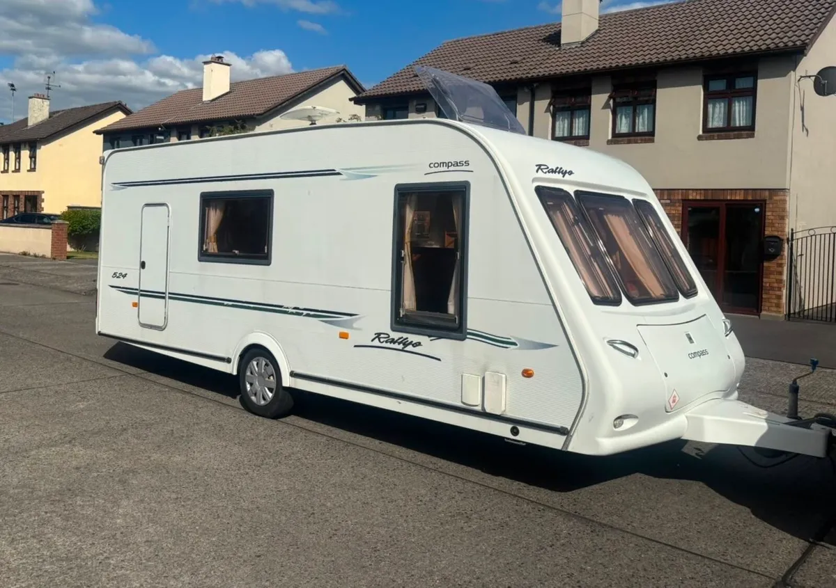 Compass 4/5 berth with Awning - Image 1