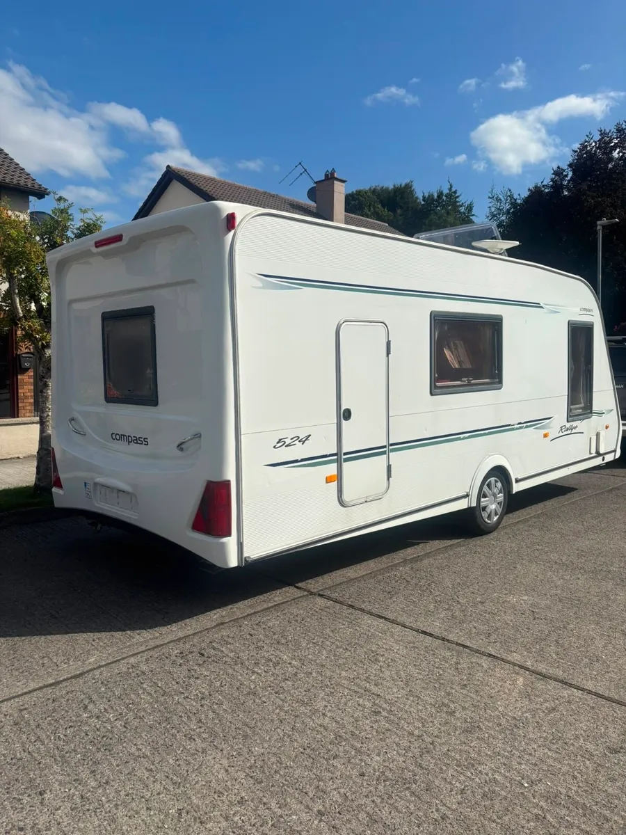 Compass 4/5 berth with Awning - Image 3