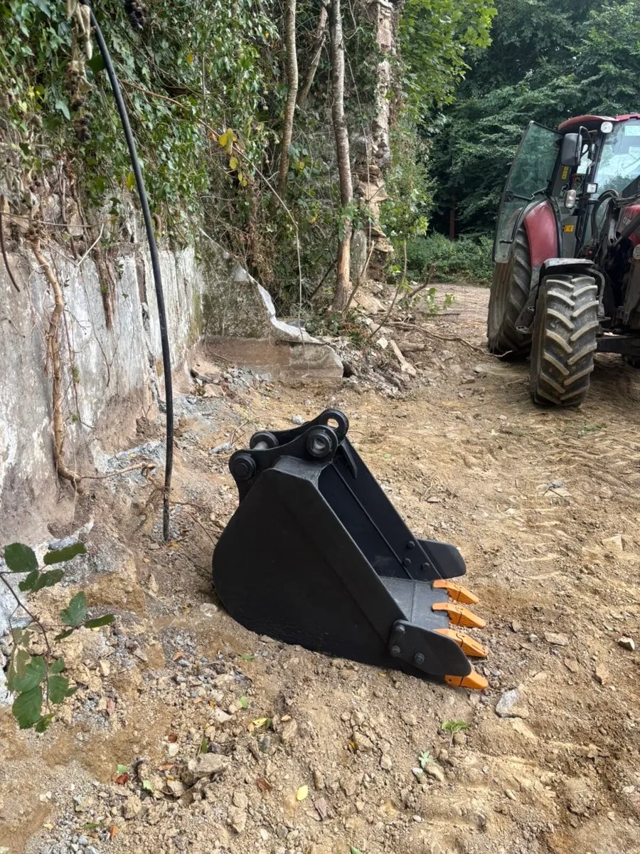 2 30-inch excavator digging bucket with 50 mm pins - Image 2