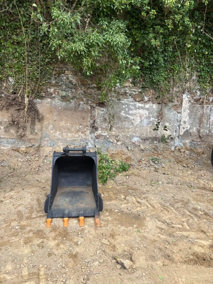 2 30-inch excavator digging bucket with 50 mm pins - Image 4