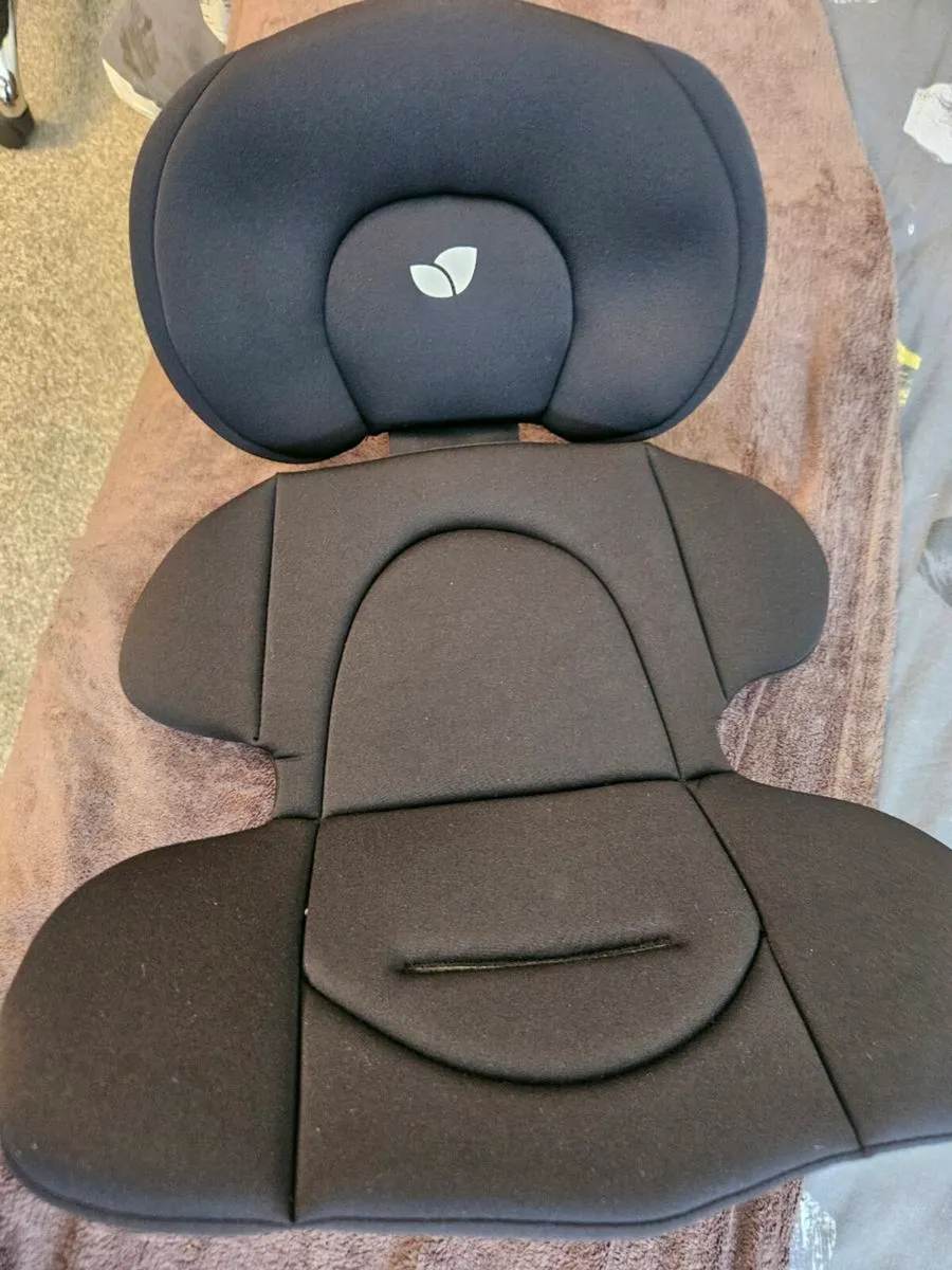 Joie i-Spin 360 carseat - Image 3