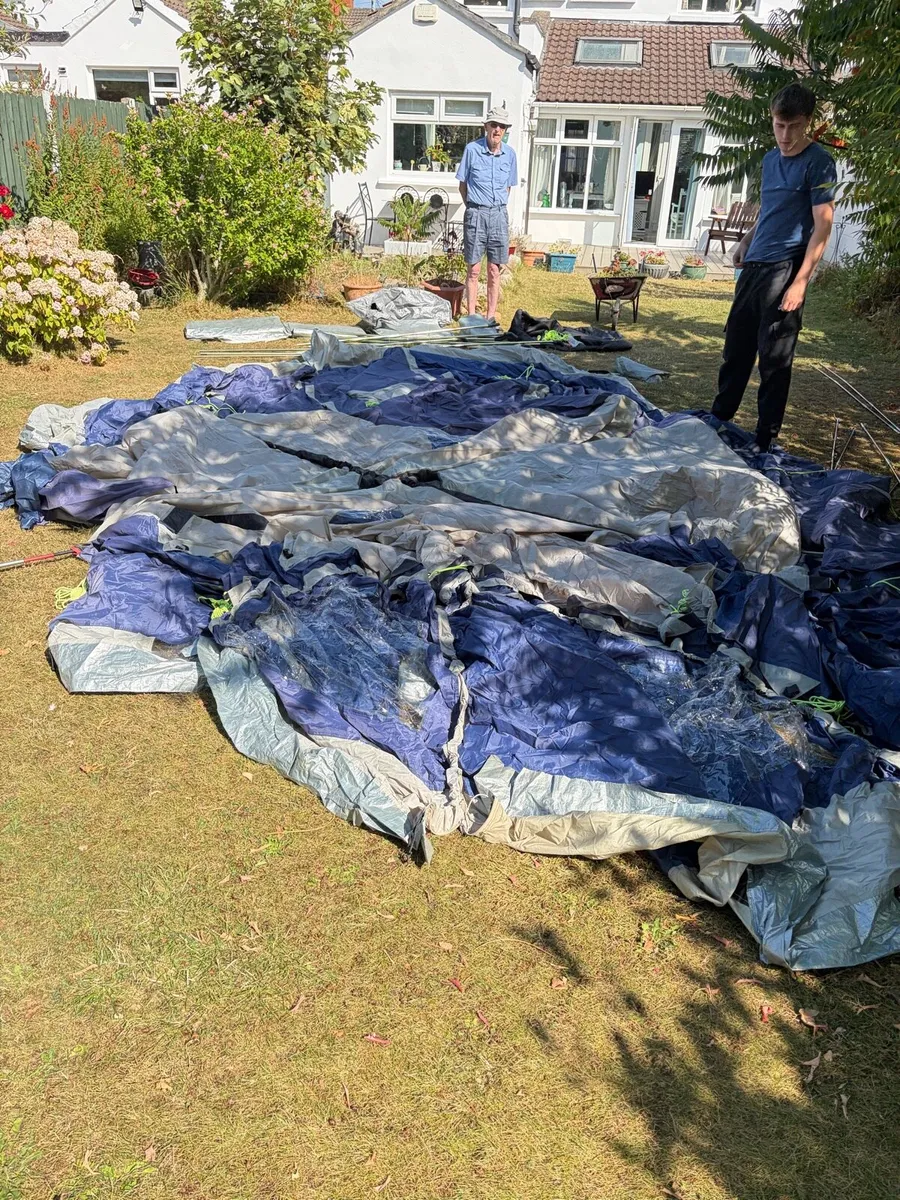 Large family tent - Image 2