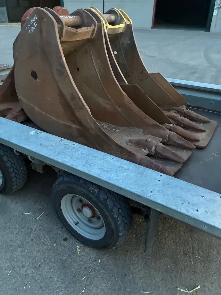 210 and 130 Buckets - Image 2