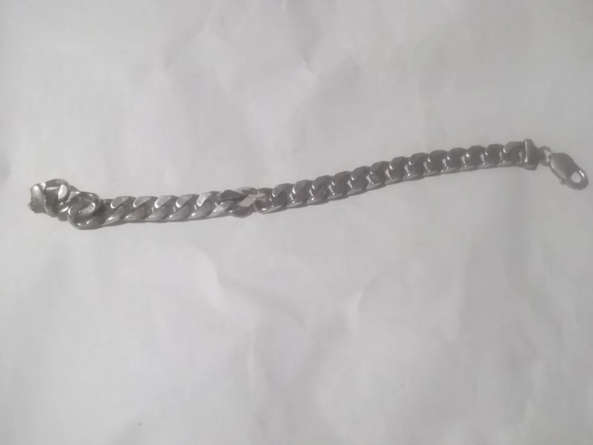 a solid silver  heavy  bracelet  stamped 925 - Image 4