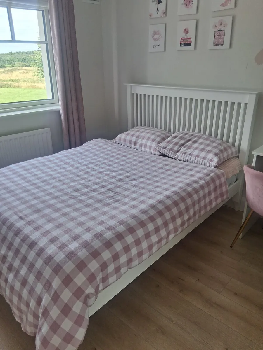 Bed + Matress + vanity unit with chair and mirror - Image 4