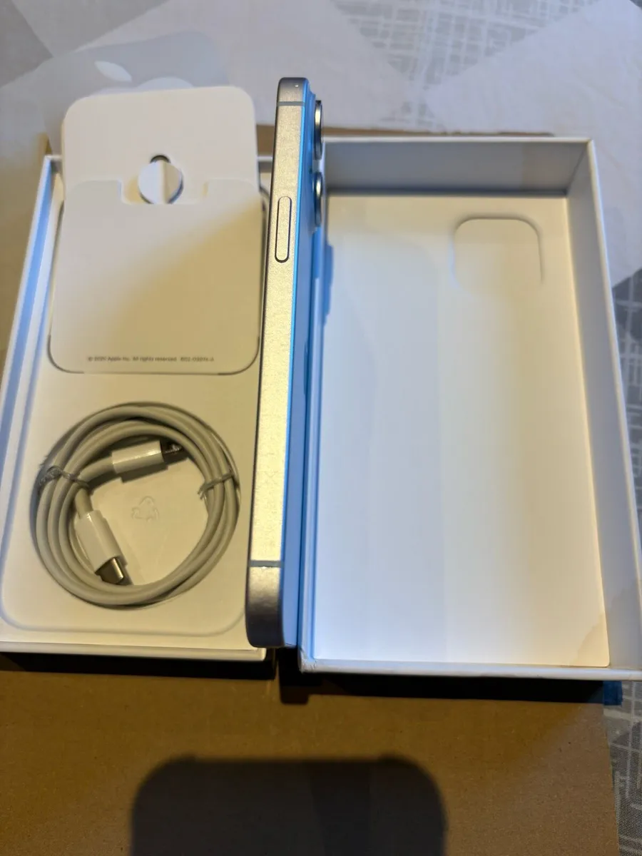 iPhone 15  128 gig & ( Unlocked / Sim Free ) - Image 3