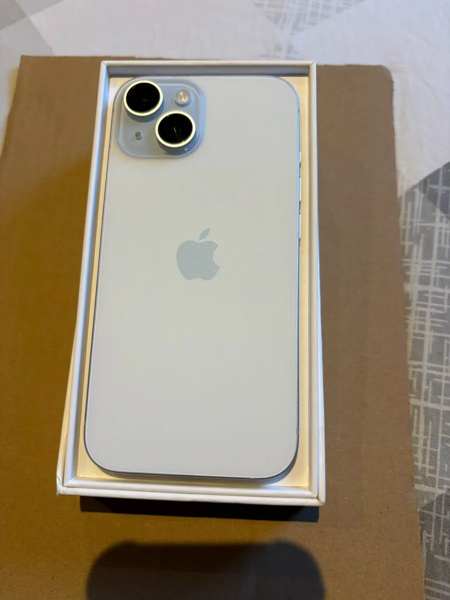 iPhone 15  128 gig & ( Unlocked / Sim Free ) - Image 4