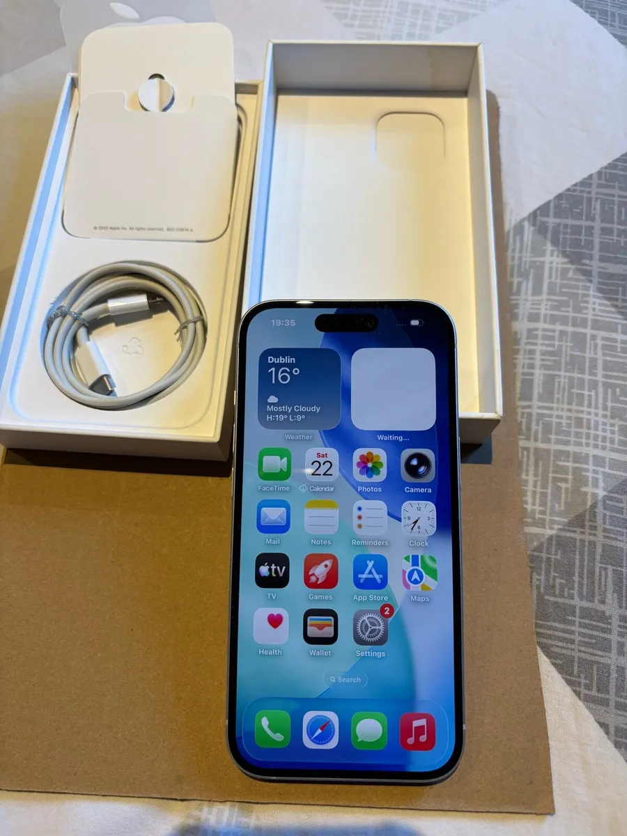 iPhone 15  128 gig & ( Unlocked / Sim Free ) - Image 1