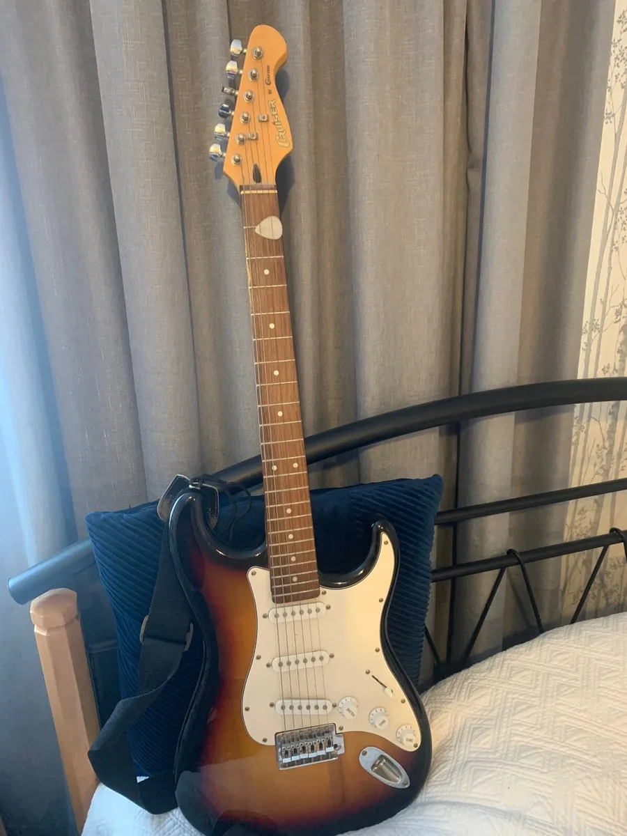 Cruiser by crafter Electric Guitar Good Condition - Image 1