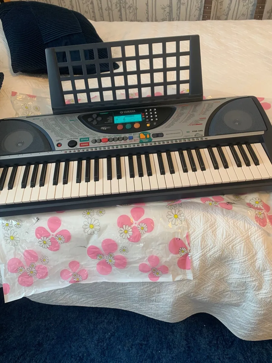 Yamaha PSR-240 Electronic Keyboard with Music Stan - Image 2