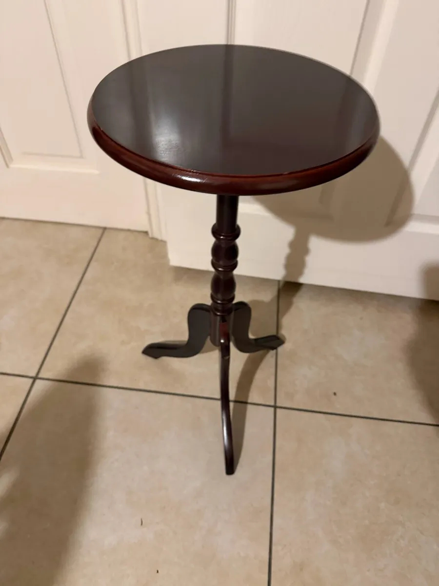 Small stand - Image 2