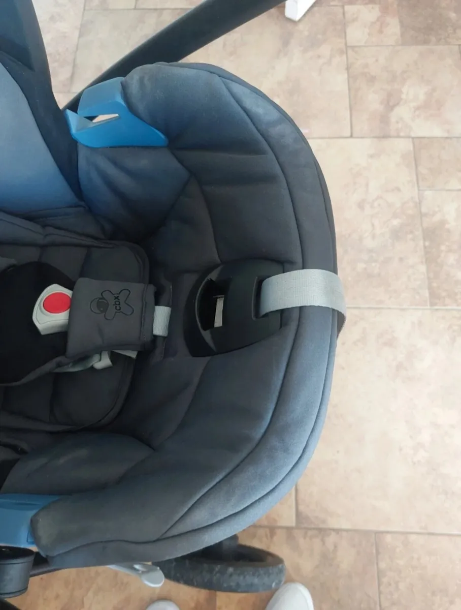 CBX  3 in 1 travel system - Image 3
