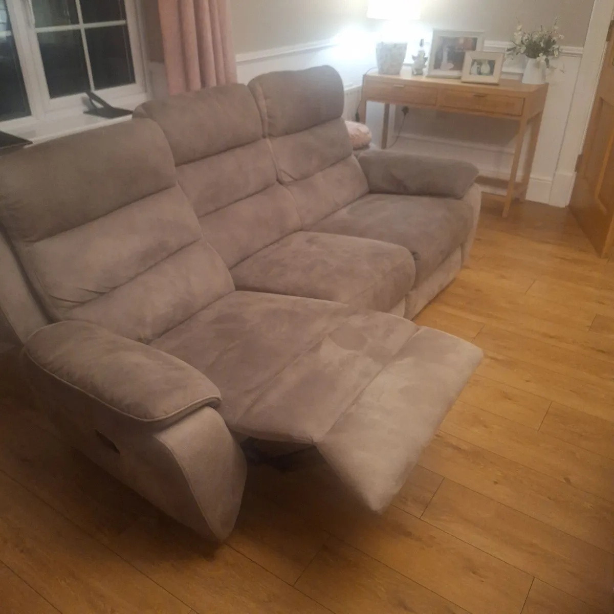 3-2-1 recliner Suite - Image 1