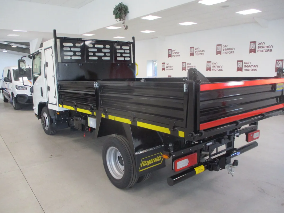 NEW ISUZU N-SERIES 3.5 TONNE TIPPER/TOOL CHEST - Image 2