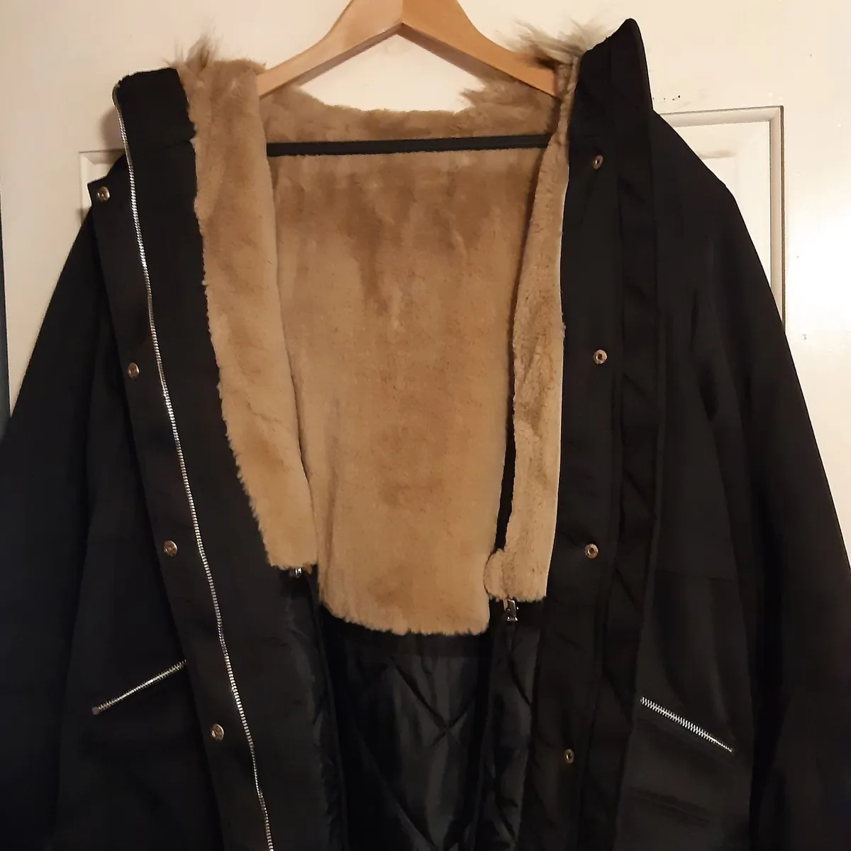 Woman's Black Parka Jacket. - Image 2