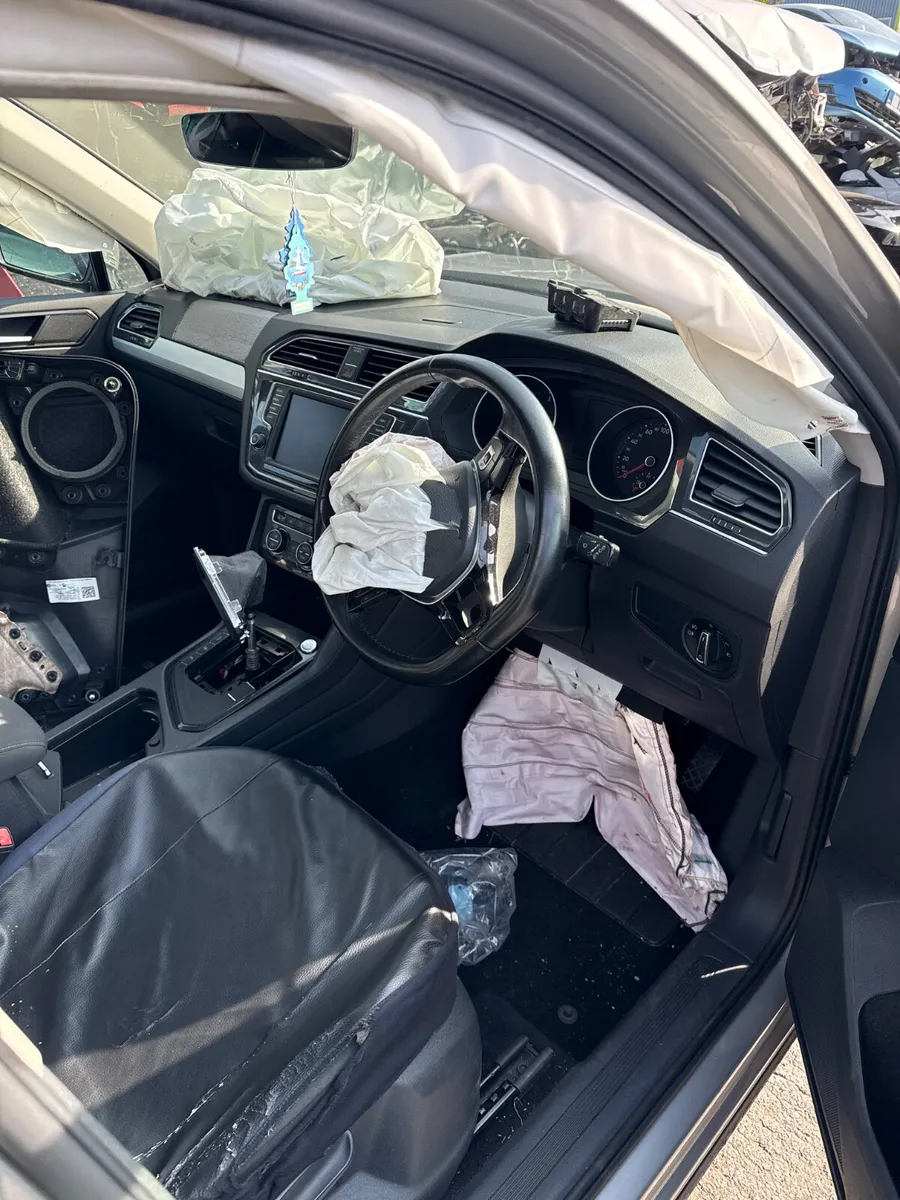 2017 VW TIGUAN BREAKING - Image 2
