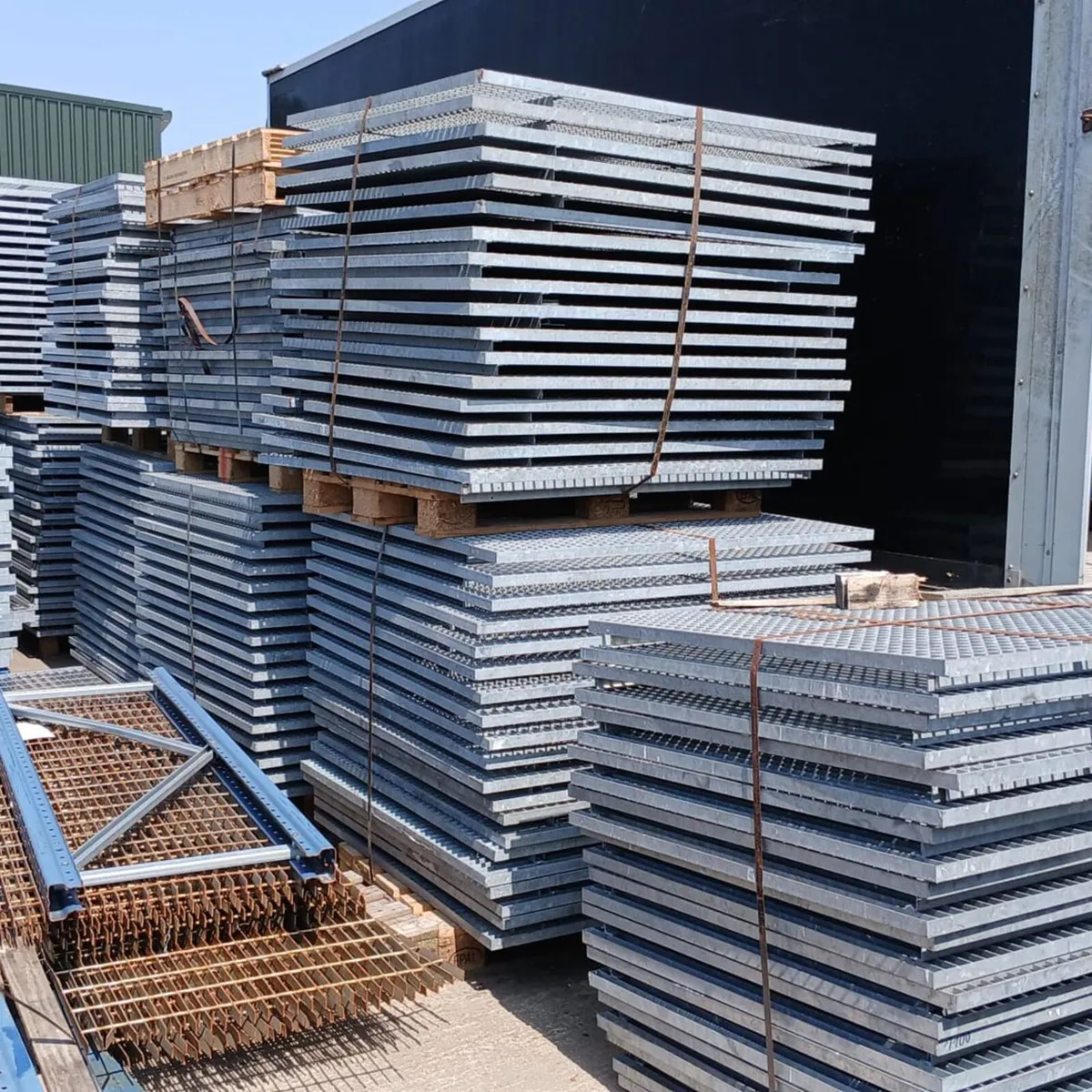 Galvanised Flow Forge Grated Walkway Panels - Image 4