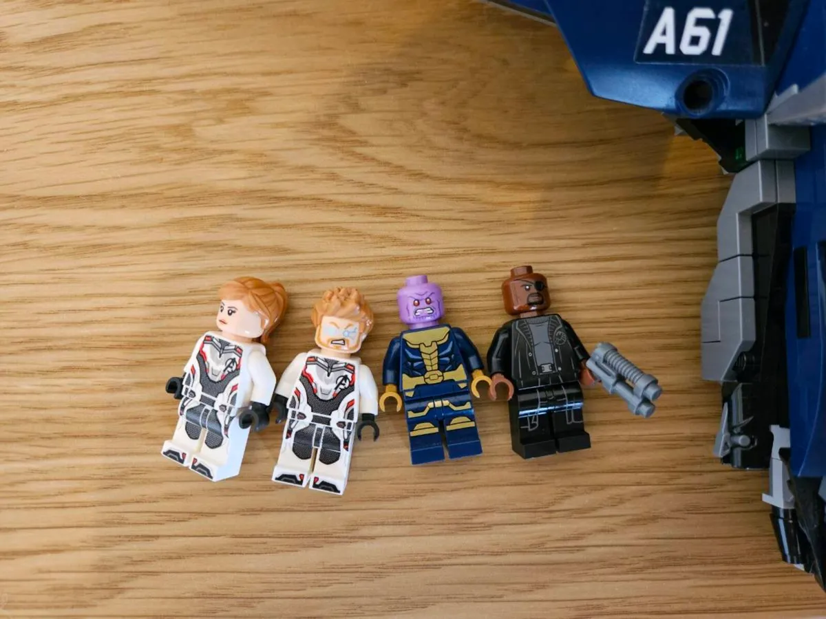 76126 LEGO Avengers Ultimate Quinjet - Image 2