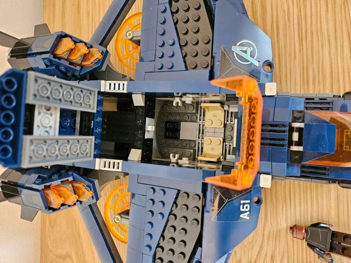 76126 LEGO Avengers Ultimate Quinjet - Image 4