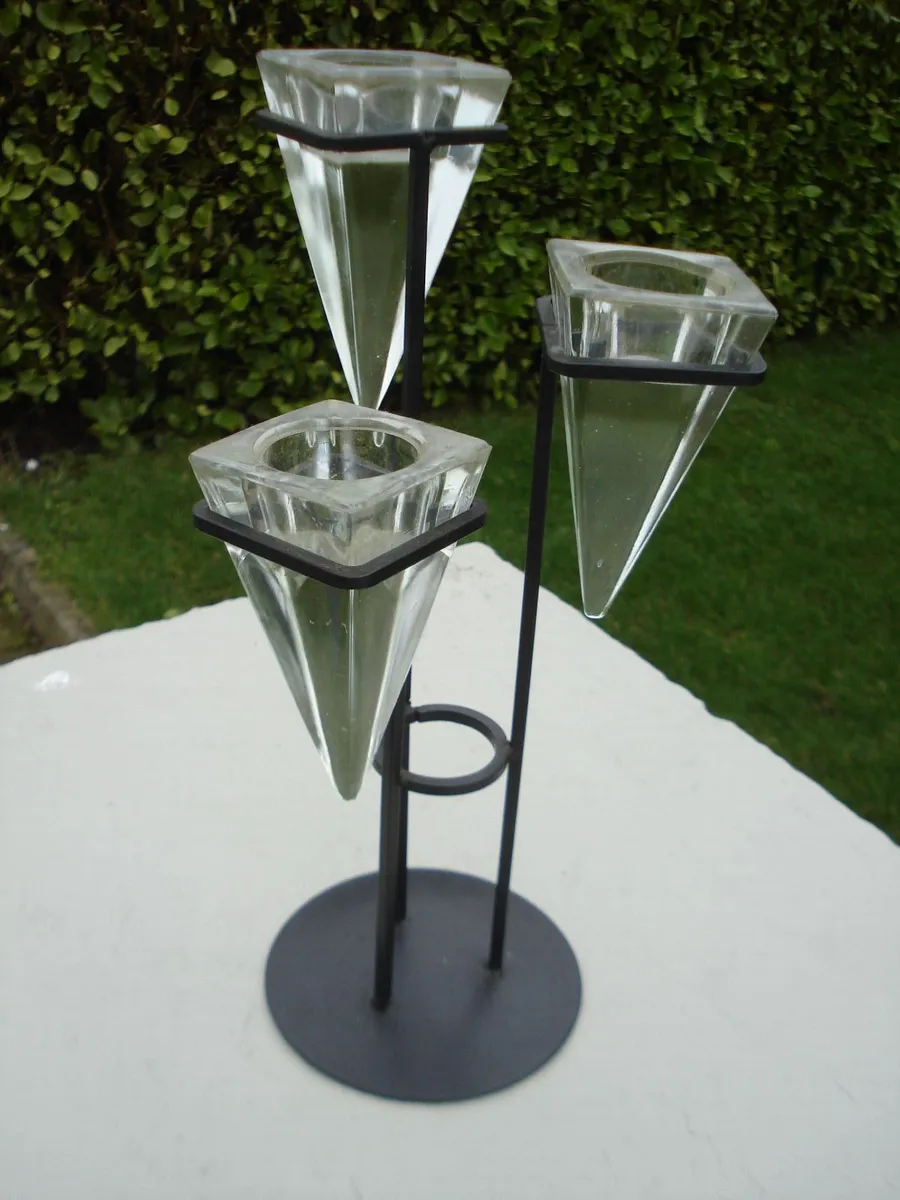 3 BRANCH METAL/GLASS CANDLE HOLDER. - Image 1