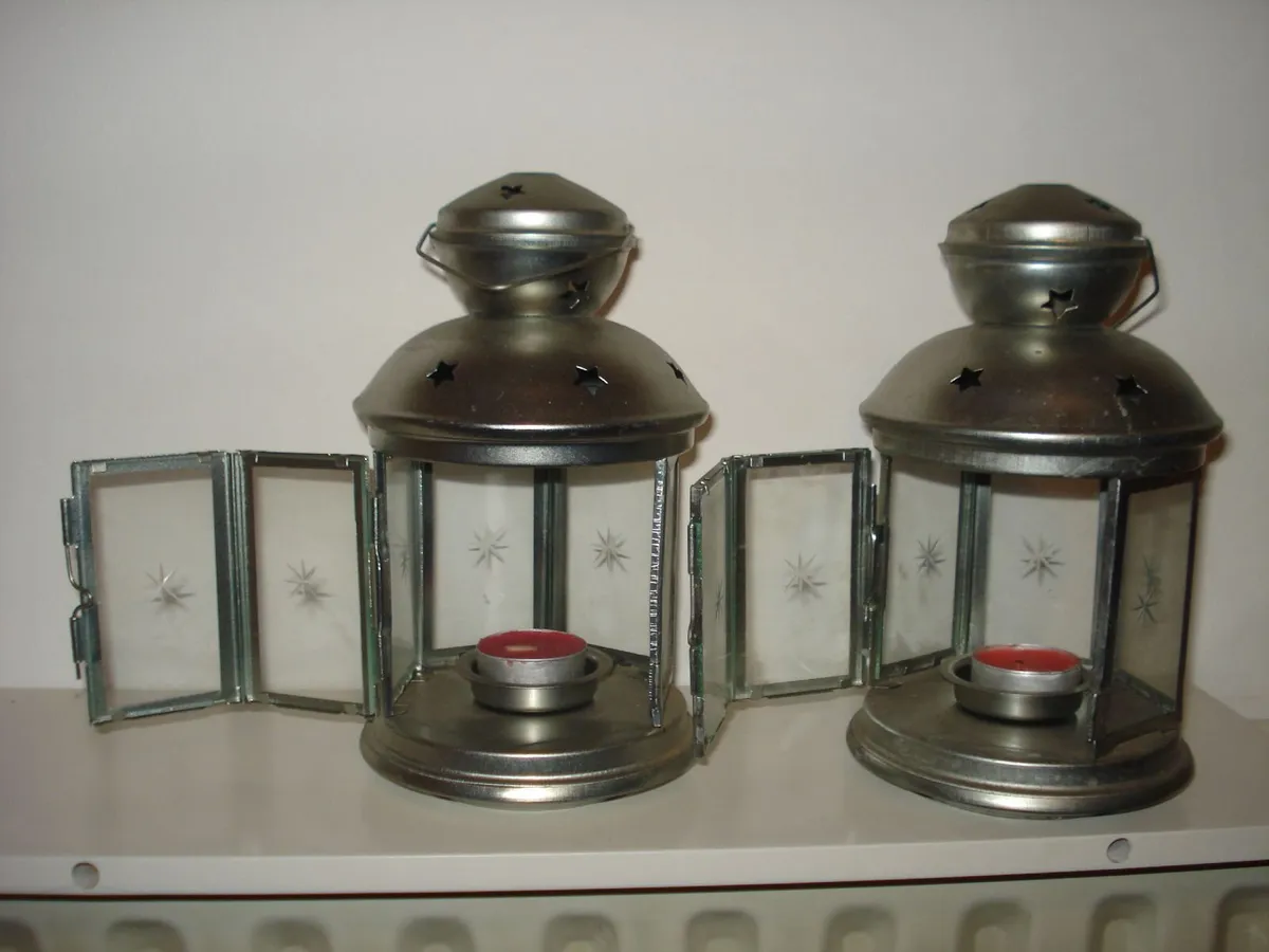 PAIR OF TEA LIGHT CANDLE LANTERNS. - Image 2