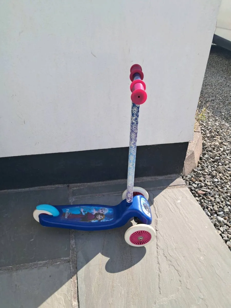 Frozen scooter - Image 2