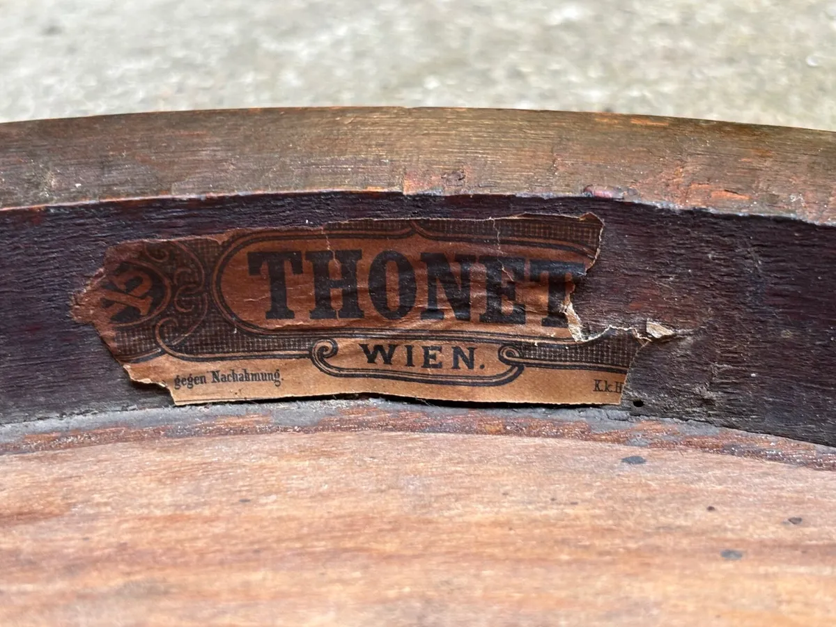Thonet bentwood chair - Image 2