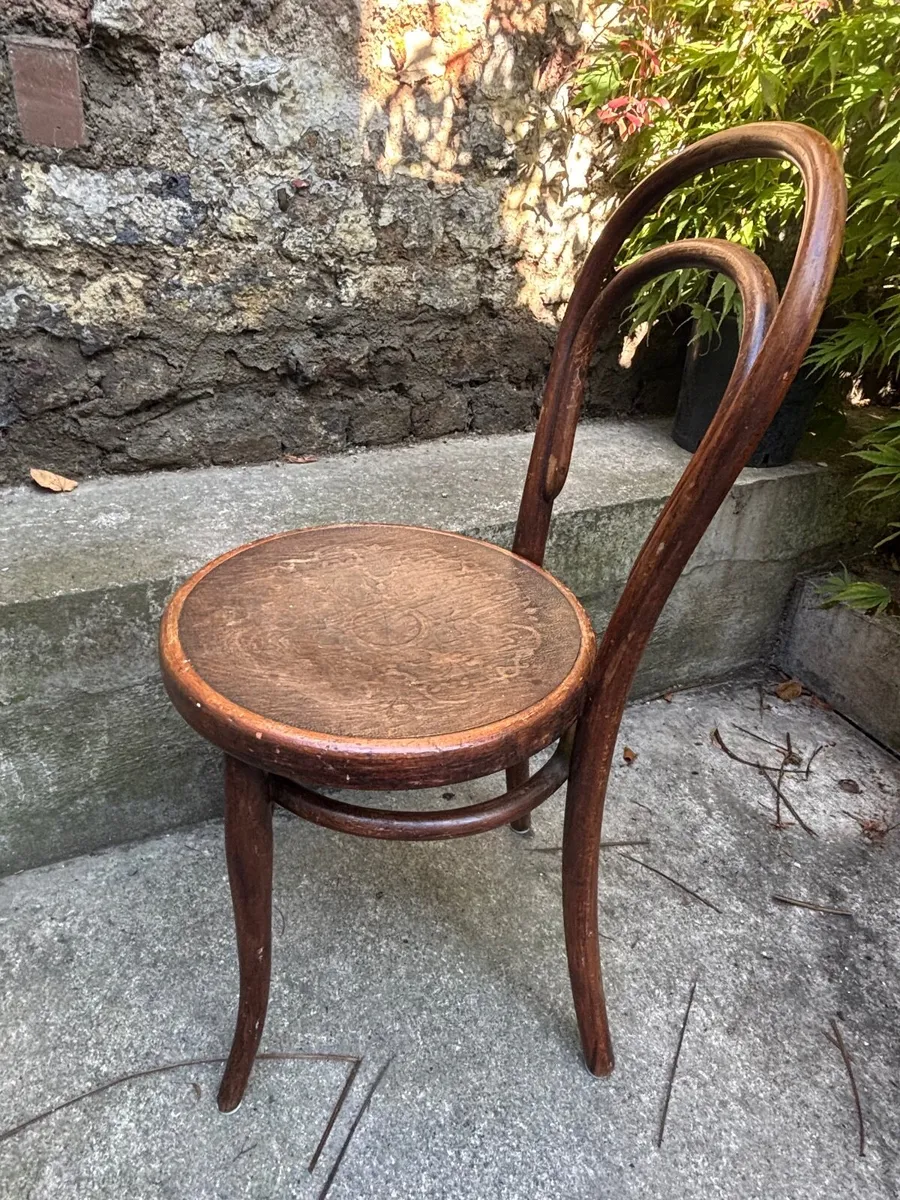 Thonet bentwood chair - Image 4