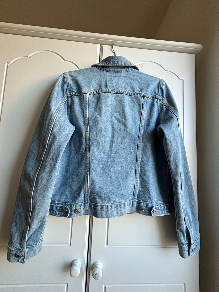 Levis’s Women’s Original Trucker Denim Jacket - Image 4