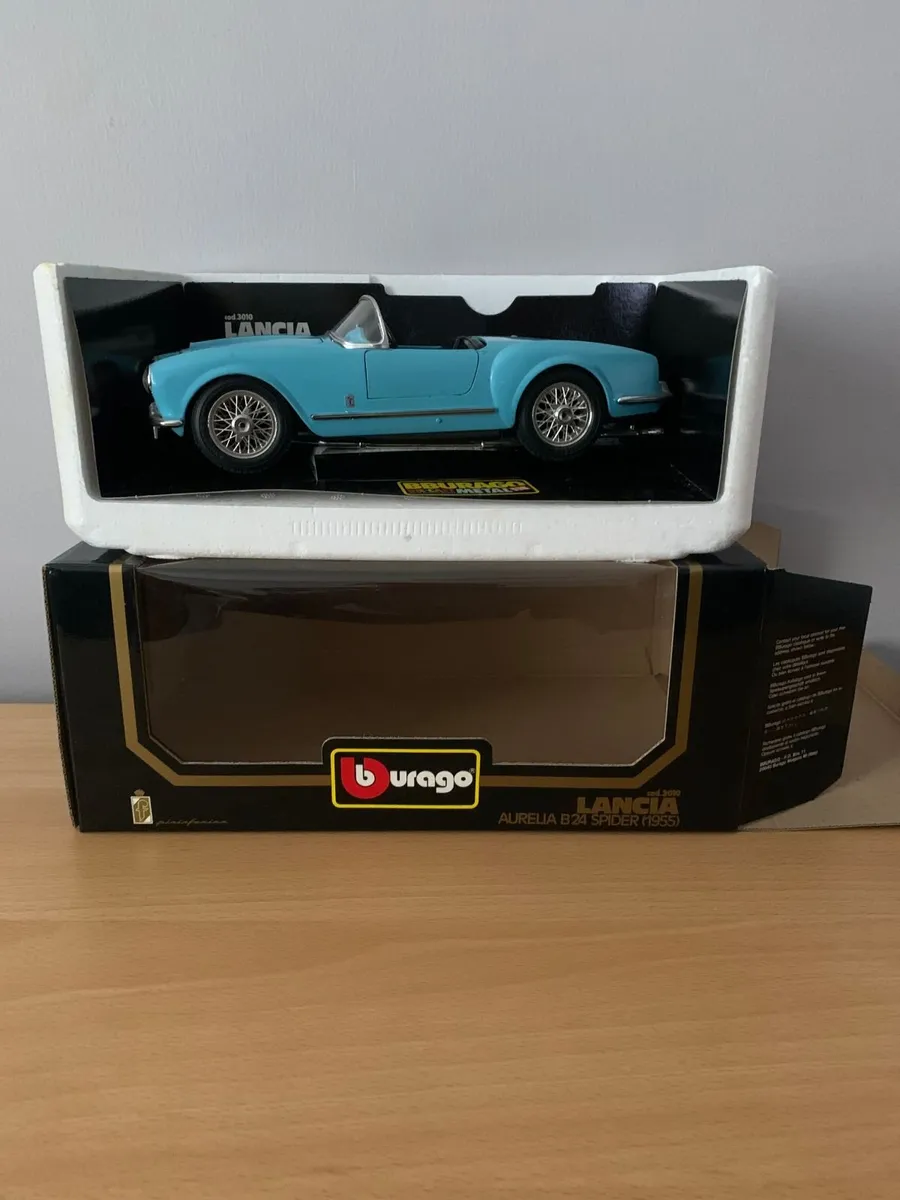 Lancia Aurelia B24 Spider (1955) 1/18 Burago Model - Image 3