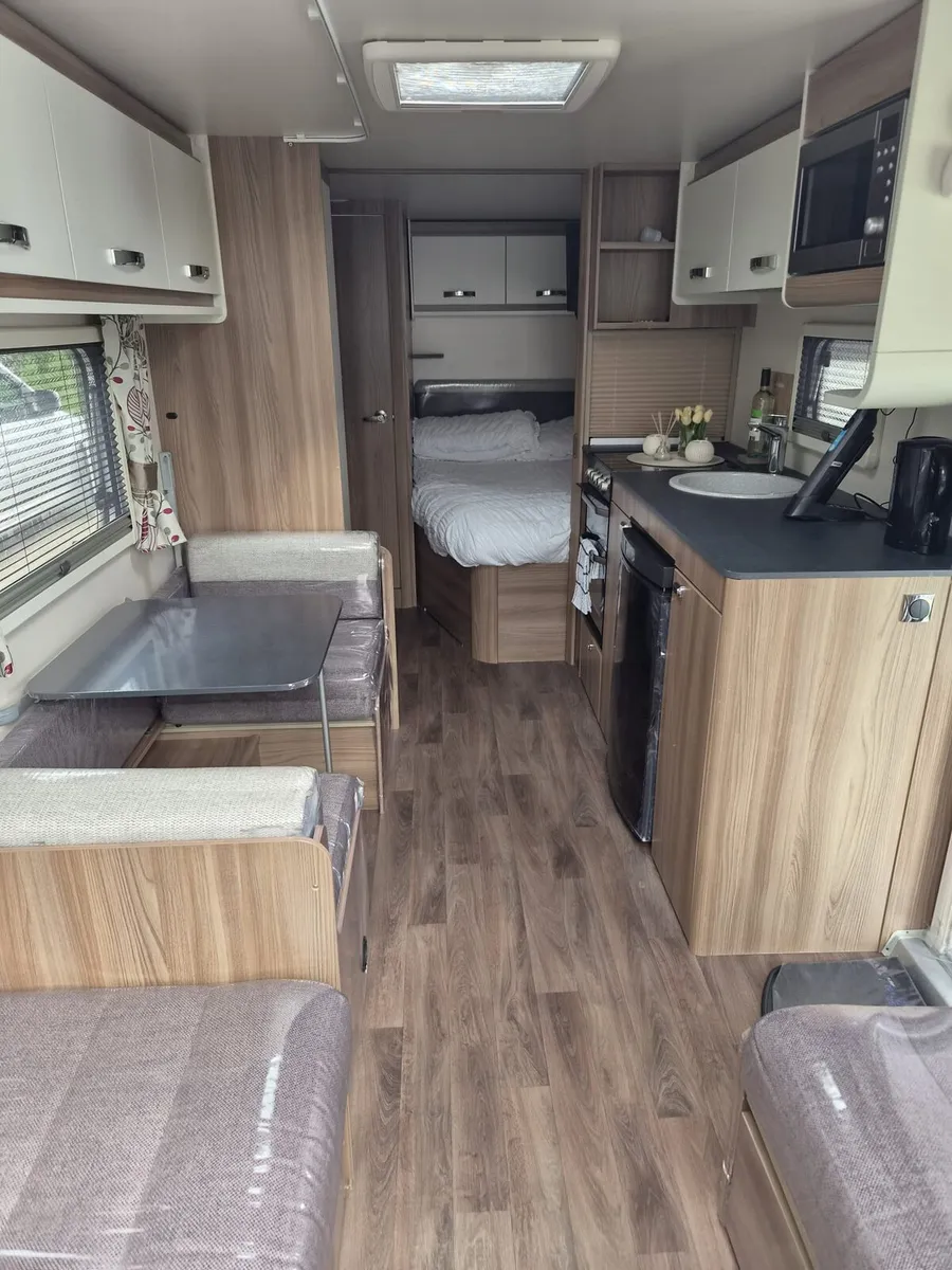 2019 swift adventura - Image 2